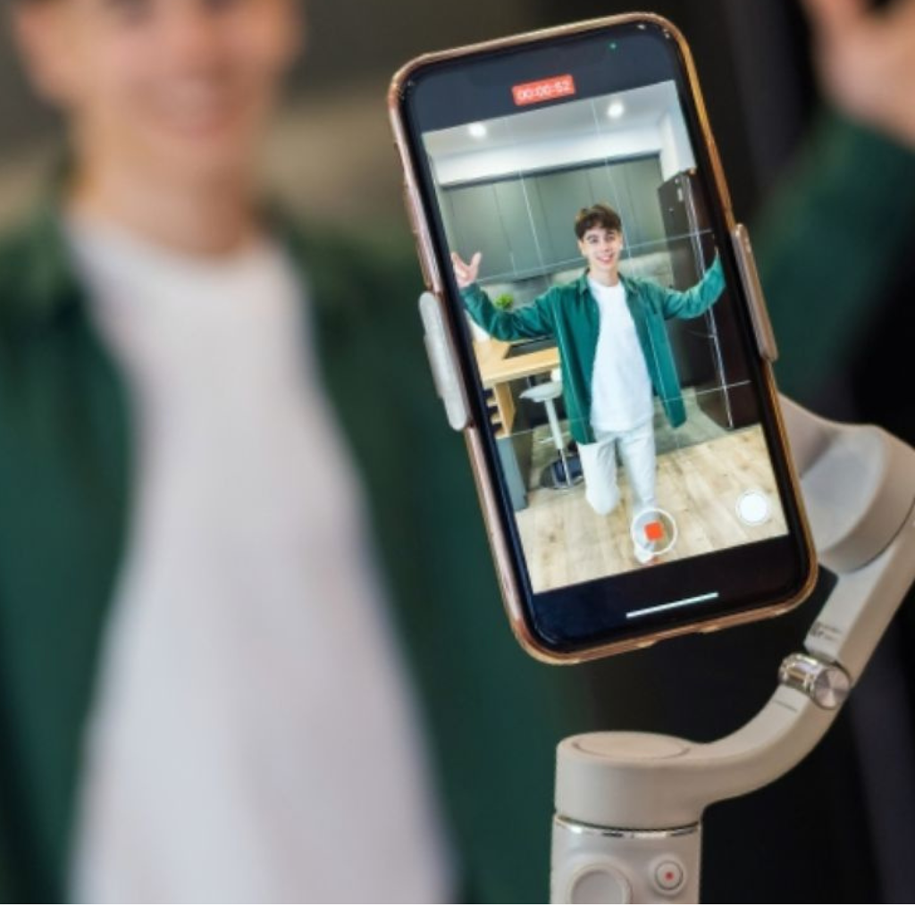 Actor offering professional acting services for movie and film roles