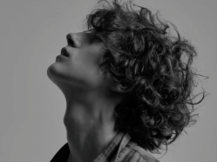 Theater actor posing on stage – model, influencer with over 2 years experience